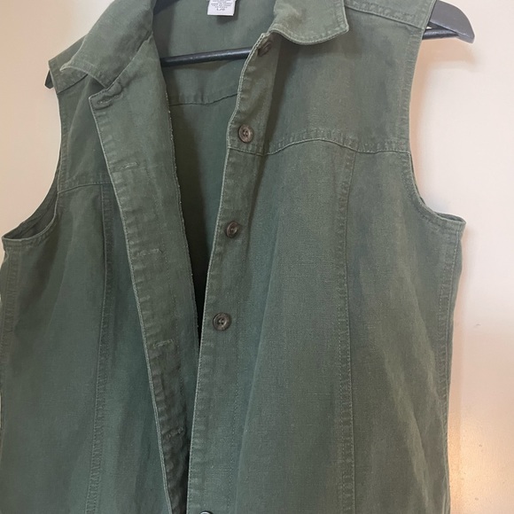 Green Vest - Picture 2 of 5